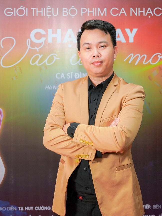 Đạo diễn Tạ Huy Cường đánh giá cao diễn xuất mộc mạc nhưng chuyên nghiệp của Đình Thụy Đạo diễn Tạ Huy Cường đánh giá cao diễn xuất mộc mạc nhưng chuyên nghiệp của Đình Thụy