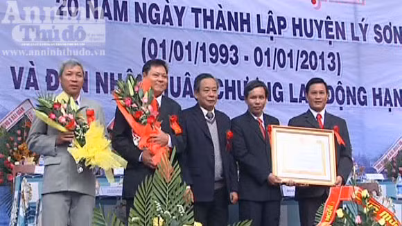 Kỷ niệm 20 năm thành lập huyện đảo Lý Sơn ảnh 1