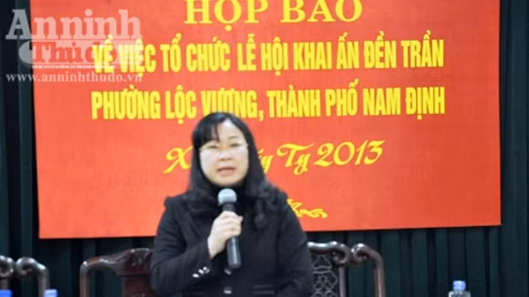 Lễ hội đền Trần 2013: Phát 50.000 cánh ấn ảnh 1