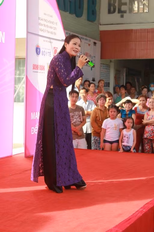 Dương Triệu Vũ - Thanh Thúy mang tiếng hát gửi tặng bệnh nhân nghèo ảnh 10