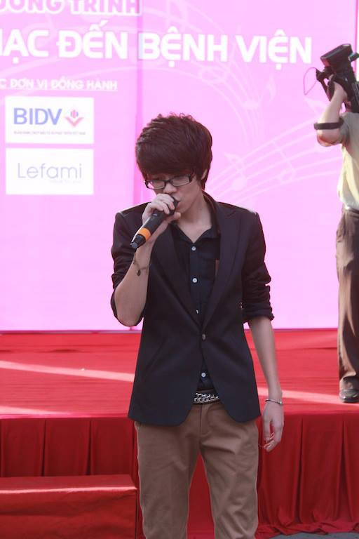 Dương Triệu Vũ - Thanh Thúy mang tiếng hát gửi tặng bệnh nhân nghèo ảnh 9