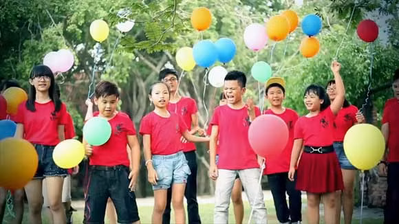 Vợ chồng Hồ Hoài Anh tung MV hot cùng thí sinh nhí ảnh 5