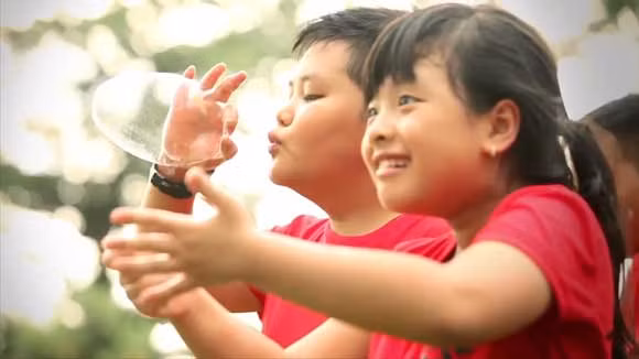 Vợ chồng Hồ Hoài Anh tung MV hot cùng thí sinh nhí ảnh 3