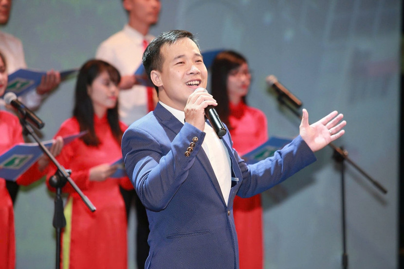 Tác phẩm "Thanh âm Hà Nội" được nhạc sĩ Nguyễn Thành Trung gửi gắm vào giọng hát của ca sĩ Đức Tuyên (Trưởng nhóm nhạc Bel Canto)