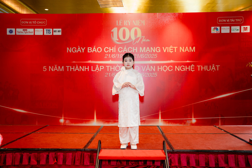 Tác giả "nhí" Nguyễn Diệp Chi - Giải Nhì cuộc thi “Báo chí lan tỏa tinh hoa, khơi nguồn sáng tạo” Tác giả "nhí" Nguyễn Diệp Chi - Giải Nhì cuộc thi “Báo chí lan tỏa tinh hoa, khơi nguồn sáng tạo”