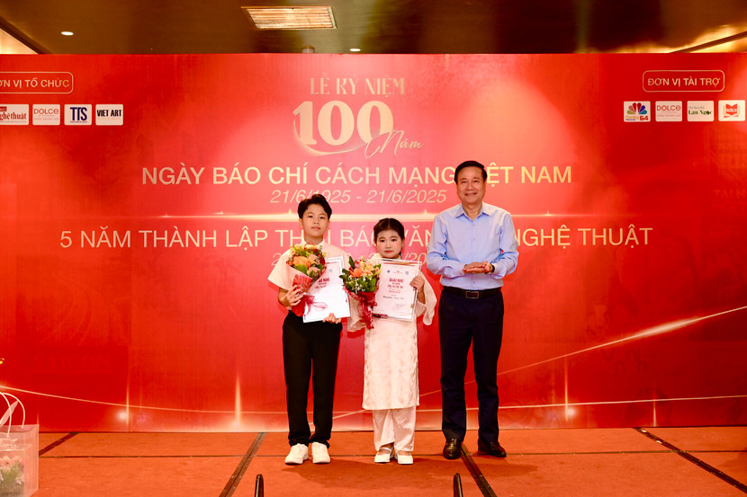 Diệp Chi và Dương Bảo Nam cùng giành giải Nhì cuộc thi Diệp Chi và Dương Bảo Nam cùng giành giải Nhì cuộc thi