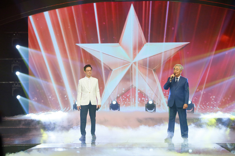 NSND Quang Thọ tham gia trình diễn trong chương trình NSND Quang Thọ tham gia trình diễn trong chương trình