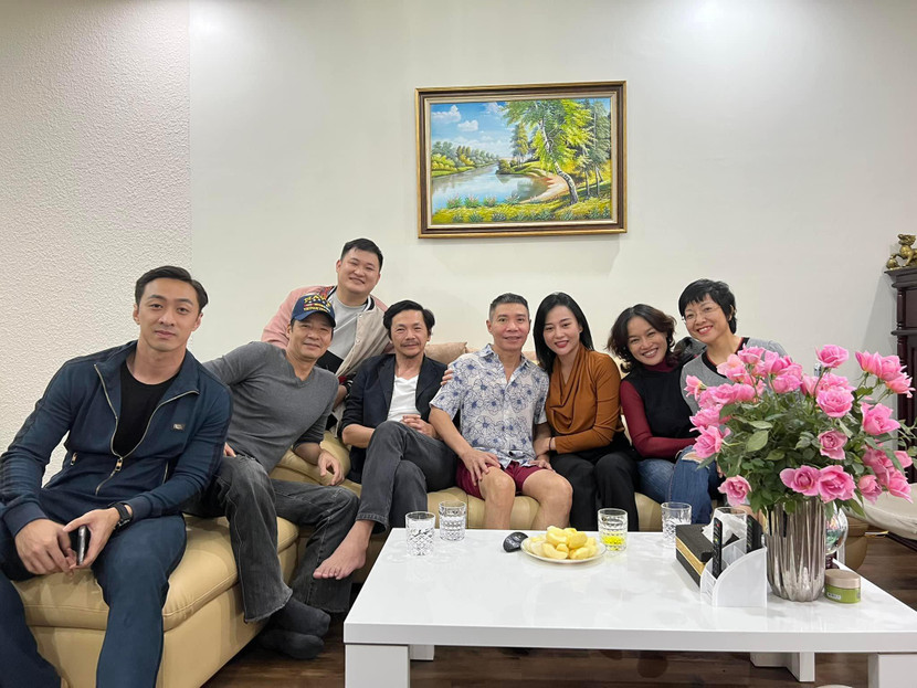 Bạn bè đồng nghiệp đến thăm NSND Công Lý tại nhà riêng cách đây vài hôm