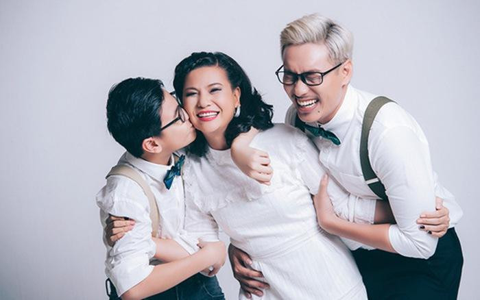 Kiều Minh Tuấn và Cát Phượng tới giờ chưa có con chung, song nam diễn viên chia sẻ anh xem con trai riêng của Cát Phượng như con ruột của mình. Kiều Minh Tuấn và Cát Phượng tới giờ chưa có con chung, song nam diễn viên chia sẻ anh xem con trai riêng của Cát Phượng như con ruột của mình.