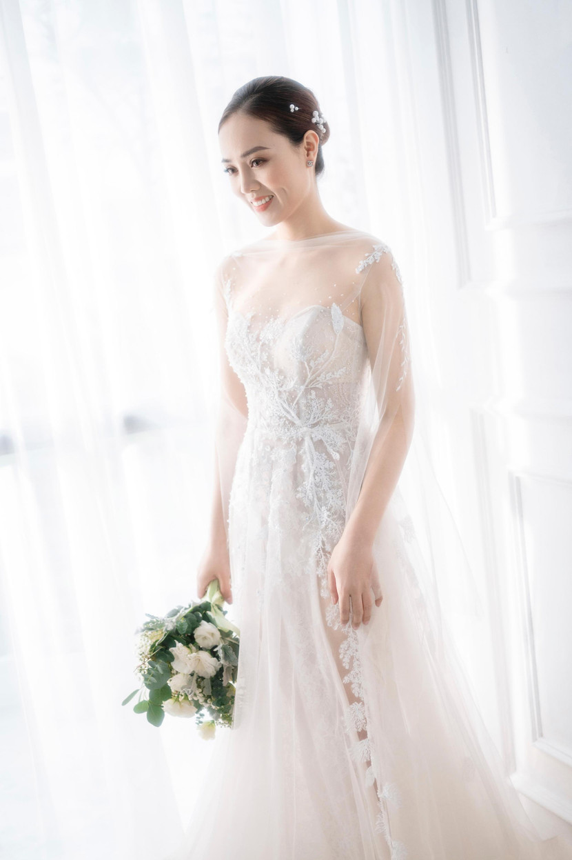 Ở bên nhau đã 5 năm, tình yêu của cô với NSND Công Lý đã trở thành tình thương. “Không biết tương lai thế nào nhưng hiện tại tôi và anh ấy luôn cố gắng, nỗ lực từng ngày dành sự tôn trọng và yêu thương để sau này không ai phải nuối tiếc”, Ngọc Hà chia sẻ trong niềm hạnh phúc. Ở bên nhau đã 5 năm, tình yêu của cô với NSND Công Lý đã trở thành tình thương. “Không biết tương lai thế nào nhưng hiện tại tôi và anh ấy luôn cố gắng, nỗ lực từng ngày dành sự tôn trọng và yêu thương để sau này không ai phải nuối tiếc”, Ngọc Hà chia sẻ trong niềm hạnh phúc.