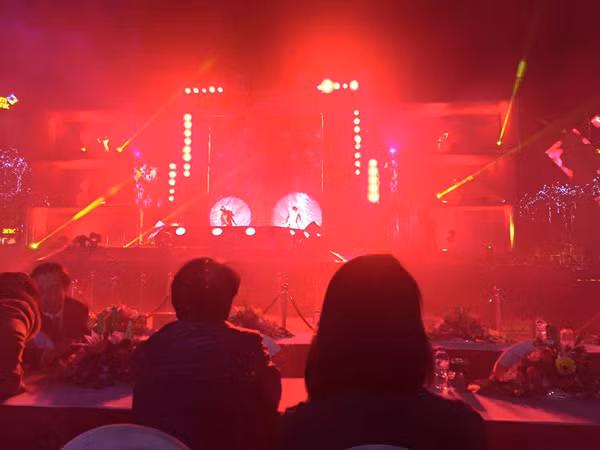 Không khí hân hoan chào đón năm mới 2016 trên khắp mọi miền Tổ quốc ảnh 55