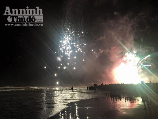 Không khí hân hoan chào đón năm mới 2016 trên khắp mọi miền Tổ quốc ảnh 41