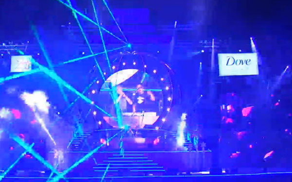 Không khí hân hoan chào đón năm mới 2016 trên khắp mọi miền Tổ quốc ảnh 56