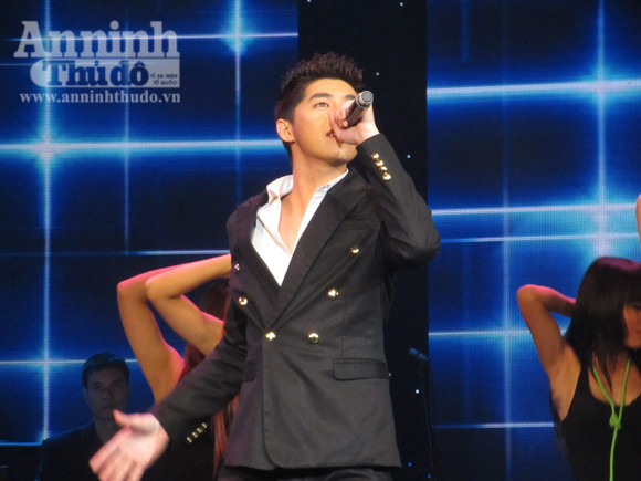 MC Bài hát yêu thích mắc lỗi quên tên ca sĩ ảnh 6