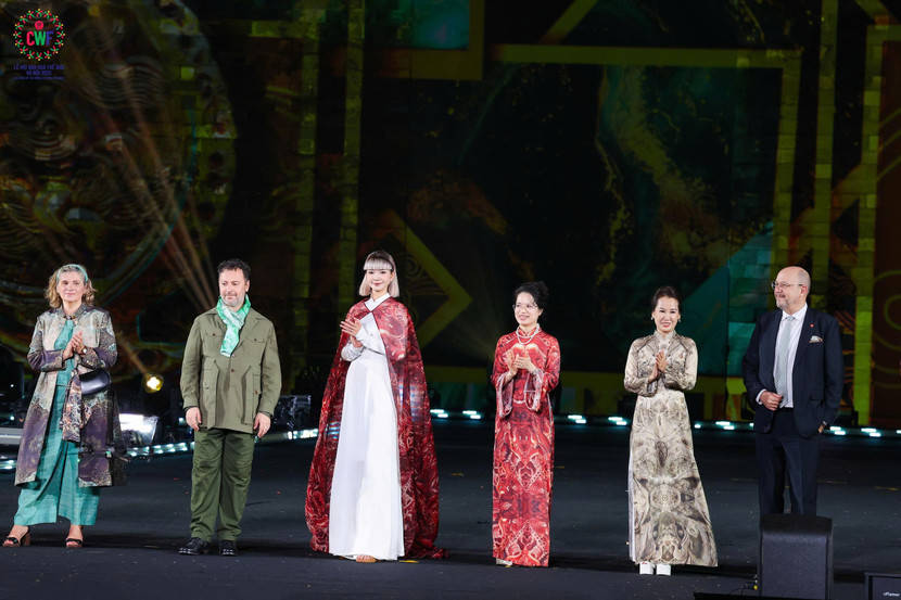 &quot;Bước chân Di sản&quot; dẫn dắt người xem đến với nét đẹp đặc trưng về di sản và văn hoá của nhiều quốc gia trên thế giới