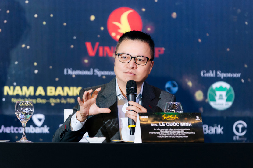 Ông Lê Quốc Minh - Uỷ viên Trung ương Đảng, Tổng biên tập Báo Nhân Dân, Phó trưởng Ban Tuyên giáo và Dân vận Trung ương, Chủ tịch Hội Nhà báo Việt Nam, Trưởng Ban chỉ đạo chương trình chia sẻ