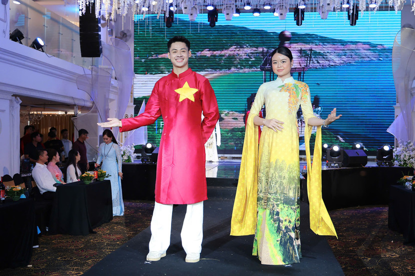 Các thiết kế áo dài của NTK Hoàng Ly luôn mang đậm nét đẹp văn hóa truyền thống và niềm tự hào dân tộc