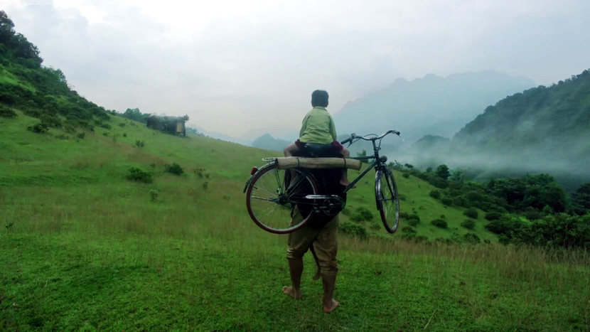 Những thước phim đẹp mê hồn trong "Cha cõng con"