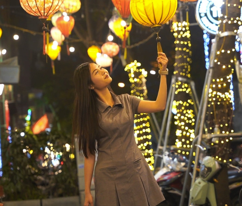 Tuyến phố thu hút sự quan tâm của đông đảo giới trẻ đến thưởng thức ẩm thực và "check in" Tuyến phố thu hút sự quan tâm của đông đảo giới trẻ đến thưởng thức ẩm thực và "check in"