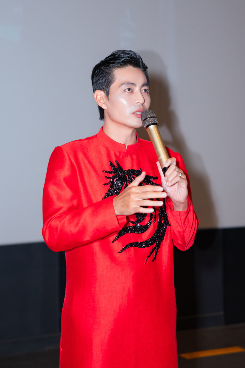 Diễn viên Quốc Huy chia sẻ tại buổi công chiếu ngoài Hà Nội