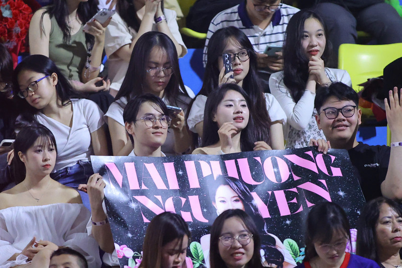 Đêm chung khảo nhận được sự quan tâm cổ vũ của đông đảo khán giả