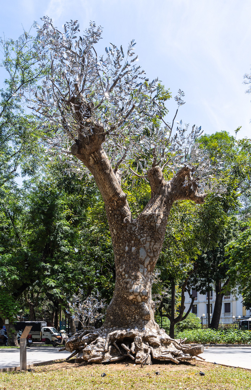 Toàn cảnh công trình nghệ thuật sắp đặt "Hồi sinh"