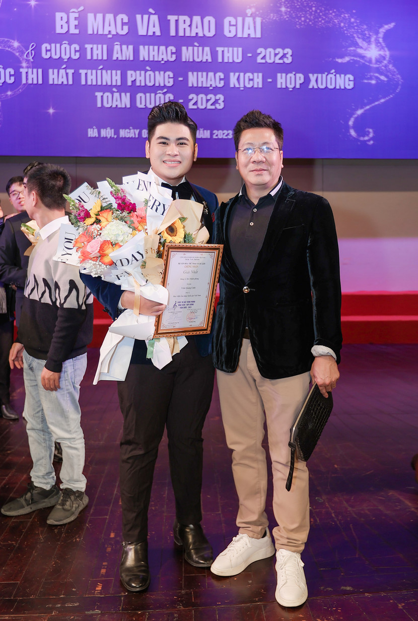 Trần Quang Cảnh và NSND Quốc Hưng Trần Quang Cảnh và NSND Quốc Hưng