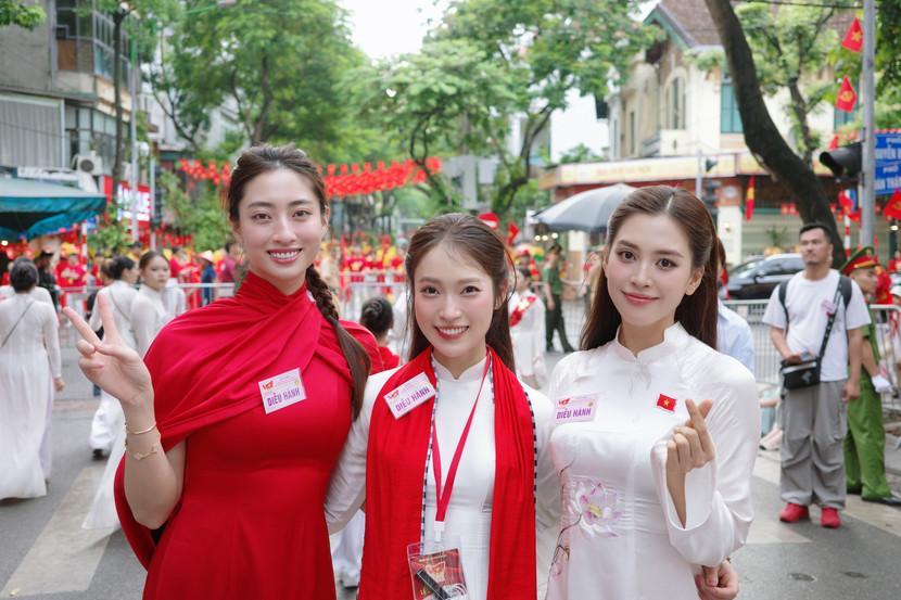 Chia sẻ của 3 Hoa hậu tham gia diễu hành tại sự kiện A80 ảnh 1