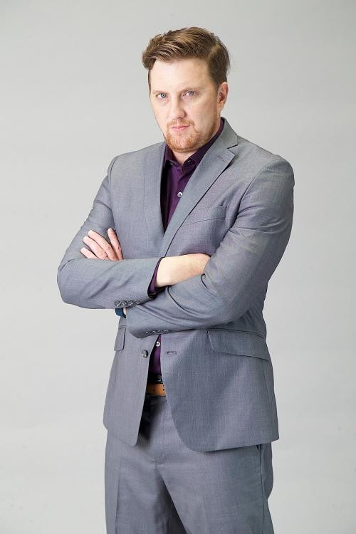 Đạo diễn Aaron Toronto