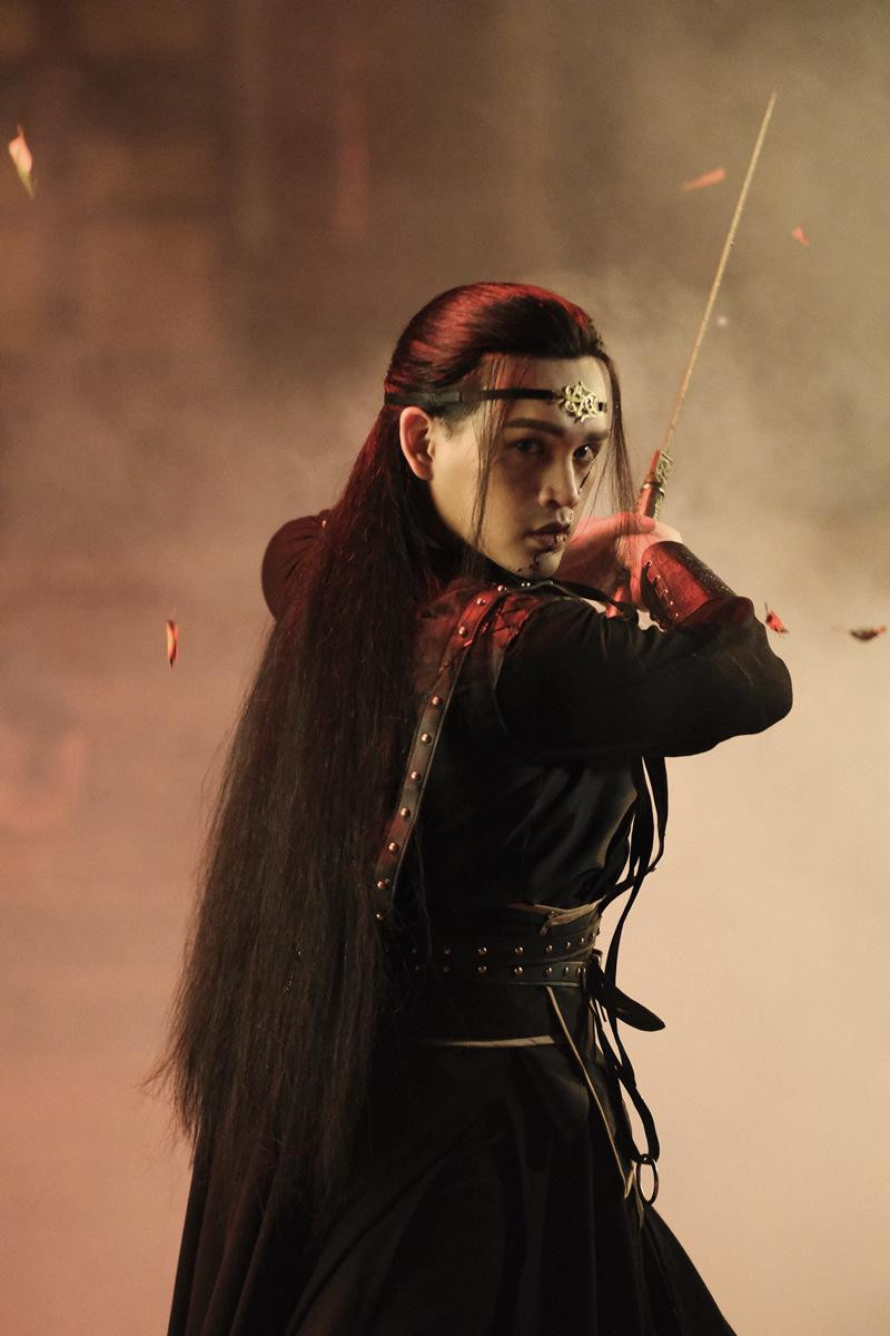 Nguyễn Trần Trung Quân nhiều năm gần đây gây chú ý khi làm MV khai thác yếu tố tình yêu đồng giới và nội dung có yếu tố kinh dị. Nguyễn Trần Trung Quân nhiều năm gần đây gây chú ý khi làm MV khai thác yếu tố tình yêu đồng giới và nội dung có yếu tố kinh dị.