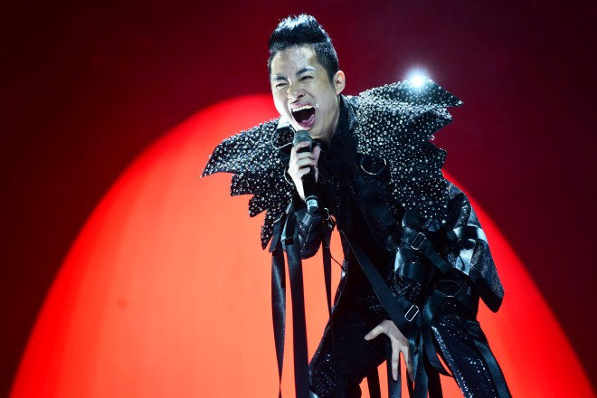 Tùng Dương xúc động khi nghe câu chuyện và quyết định thể hiện ca khúc "Lạy Trời" Tùng Dương xúc động khi nghe câu chuyện và quyết định thể hiện ca khúc "Lạy Trời"