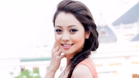 Jennifer Phạm bị áp lực khi làm MC Giọng hát Việt nhí ảnh 1