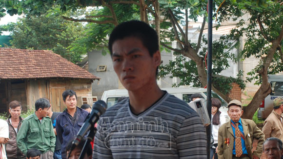 Ghen tuông, rút súng bắn chết tình địch ảnh 1