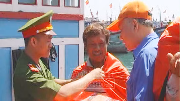 Tuổi trẻ Công an chung sức bảo vệ chủ quyền biển đảo ảnh 1