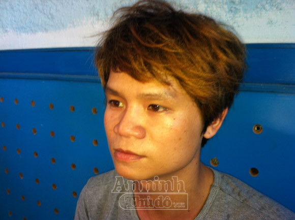 Đang ngồi xem phim, bé trai 11 tuổi vô cớ bị chém trọng thương ảnh 1