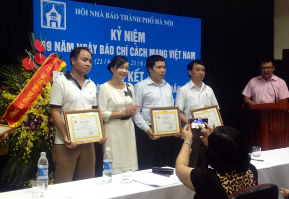 Hội Nhà báo TP.Hà Nội gặp gỡ, chúc mừng người làm báo Thủ đô nhân ngày 21-6 ảnh 1