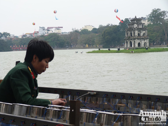 Vào xem trận địa pháo hoa ven hồ Gươm, trước Giao thừa ảnh 5