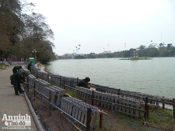 Vào xem trận địa pháo hoa ven hồ Gươm, trước Giao thừa ảnh 4
