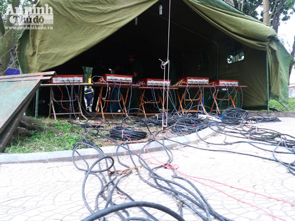 Vào xem trận địa pháo hoa ven hồ Gươm, trước Giao thừa ảnh 9