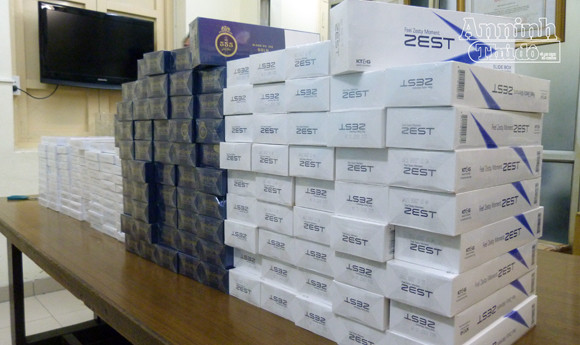 Thu giữ hơn 4.000 bao thuốc lá ngoại không rõ nguồn gốc ảnh 4