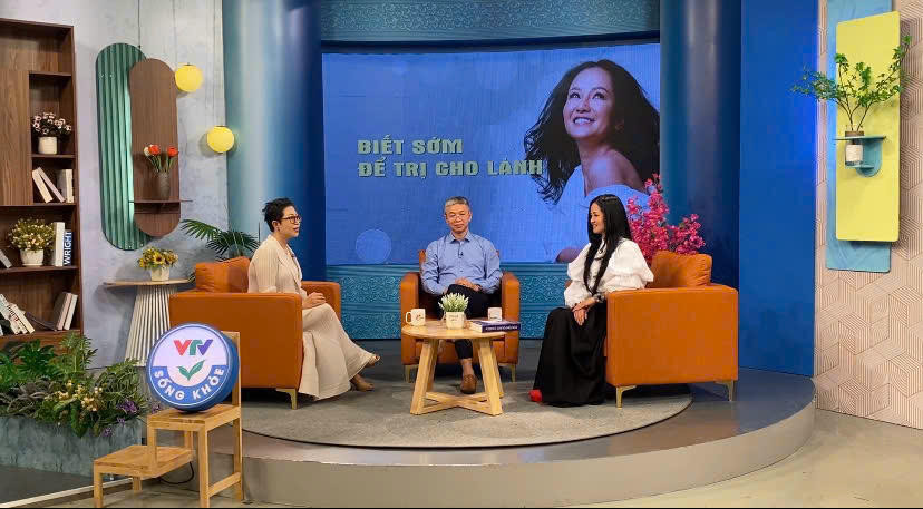 Ca sĩ Hồng Nhung tham gia chương trình Ca sĩ Hồng Nhung tham gia chương trình