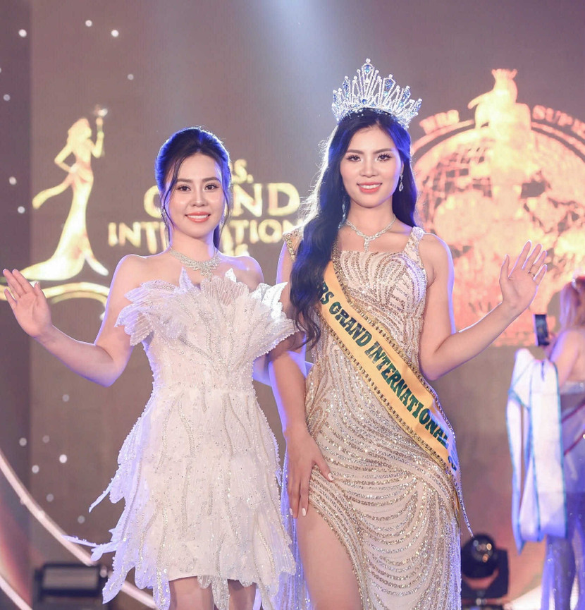 Hoa hậu Phan Kim Oanh và Hoa hậu Nguyễn Thị Thưa Hoa hậu Phan Kim Oanh và Hoa hậu Nguyễn Thị Thưa