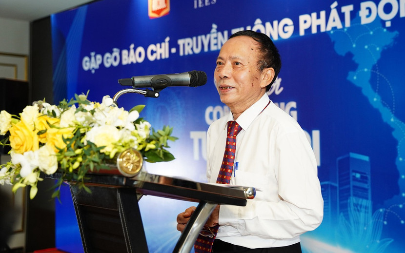 Nhà báo Hoàng Dự - Tổng Biên tập Thời báo Văn học nghệ thuật phát động cuộc thi Đến với "Con đường tương lai" Nhà báo Hoàng Dự - Tổng Biên tập Thời báo Văn học nghệ thuật phát động cuộc thi Đến với "Con đường tương lai"
