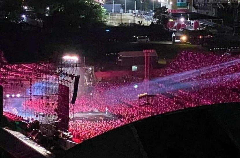 Liveshow "Tri âm" của Mỹ Tâm diễn ra tối 25-4 vừa qua tại SVĐ Phú Thọ, TP.HCM thu hút hàng nghìn khán giả tham dự (ảnh: Internet)