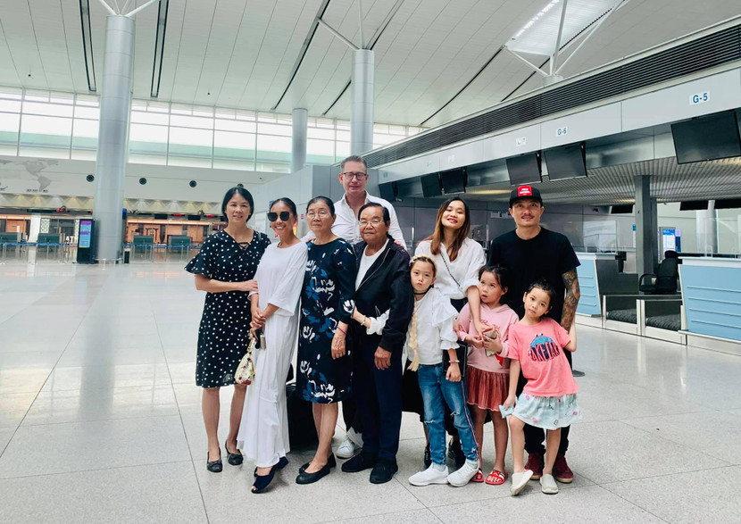 Đoan Trang bùi ngùi xúc động khi lần đầu phải xa gia đình Đoan Trang bùi ngùi xúc động khi lần đầu phải xa gia đình