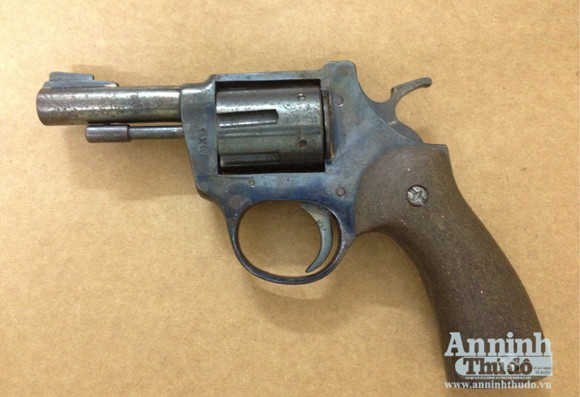 Côn đồ phục kích, nổ súng truy sát người đi đường ảnh 2 Côn đồ phục kích, nổ súng truy sát người đi đường ảnh 2