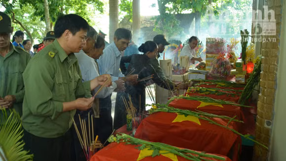 Truy điệu và an táng 9 hài cốt liệt sĩ ảnh 1