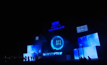 Không khí hân hoan chào đón năm mới 2016 trên khắp mọi miền Tổ quốc ảnh 23