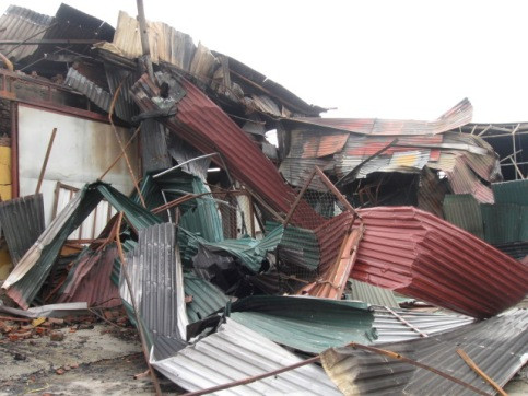 Lửa hoành hành 11 tiếng đồng hồ tại kho hàng gần KCN Vĩnh Tuy ảnh 3