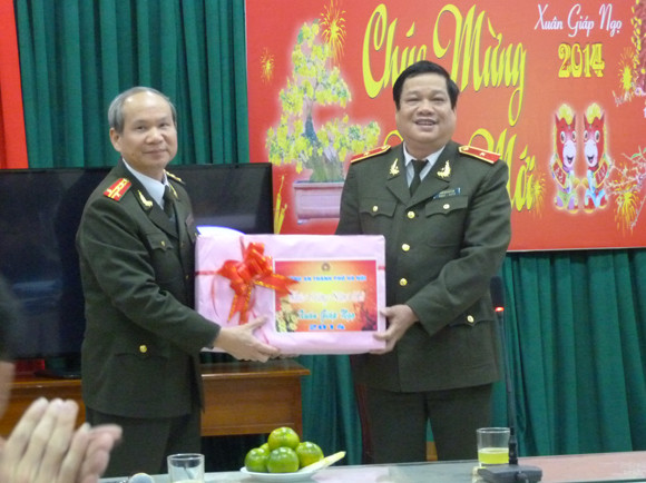 Nỗ lực hết mình để nhân dân đón tết an vui ảnh 5